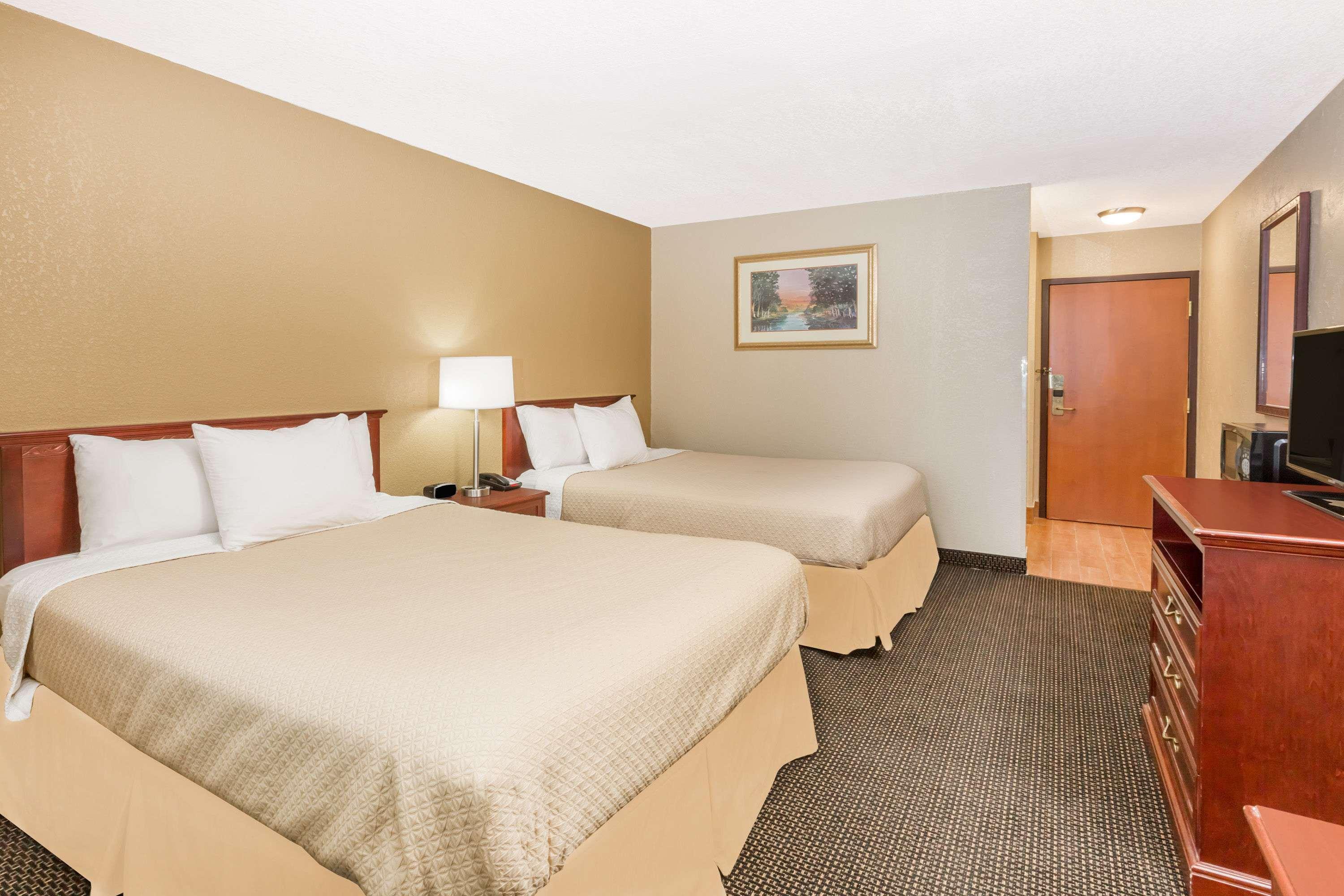 Days Inn By Wyndham West Des Moines Exterior foto
